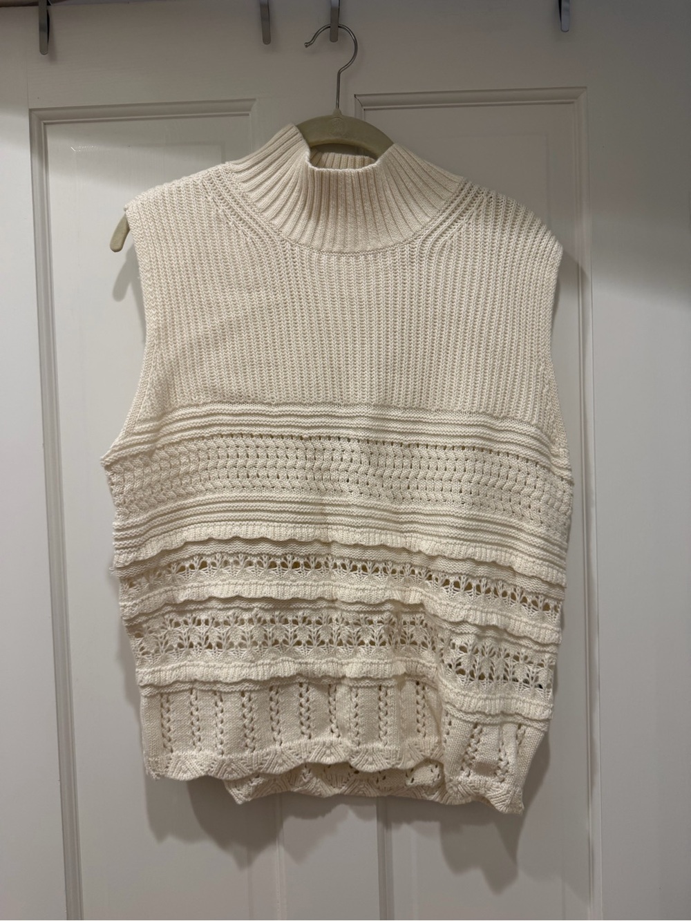 NWT Abercrombie Sleeveless Mock Neck Knit Top - Cream